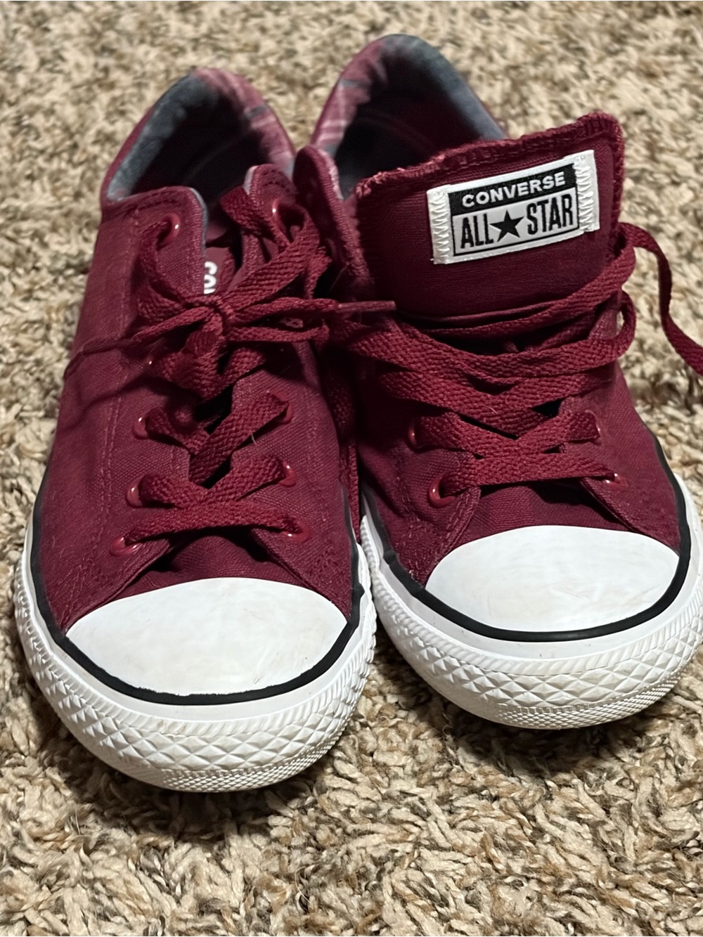 Converse All Star Low Top Sneakers in Maroon and White - Picture 3 of 4